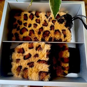 Luxury Faux Fur Phone Wristlet & Text Mittens💕Saks Exclusive!